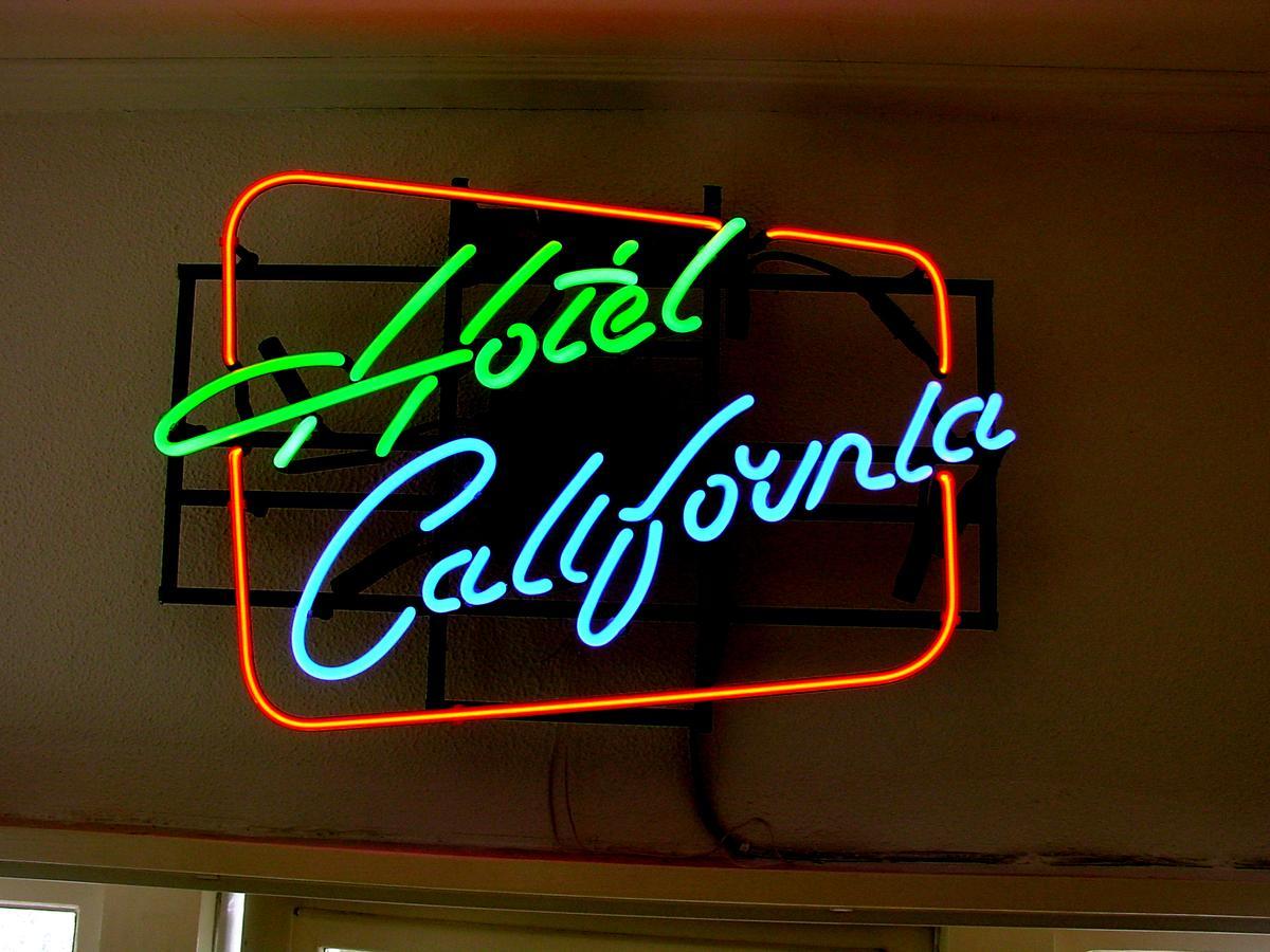 B&B Hotel California Wichmond Экстерьер фото